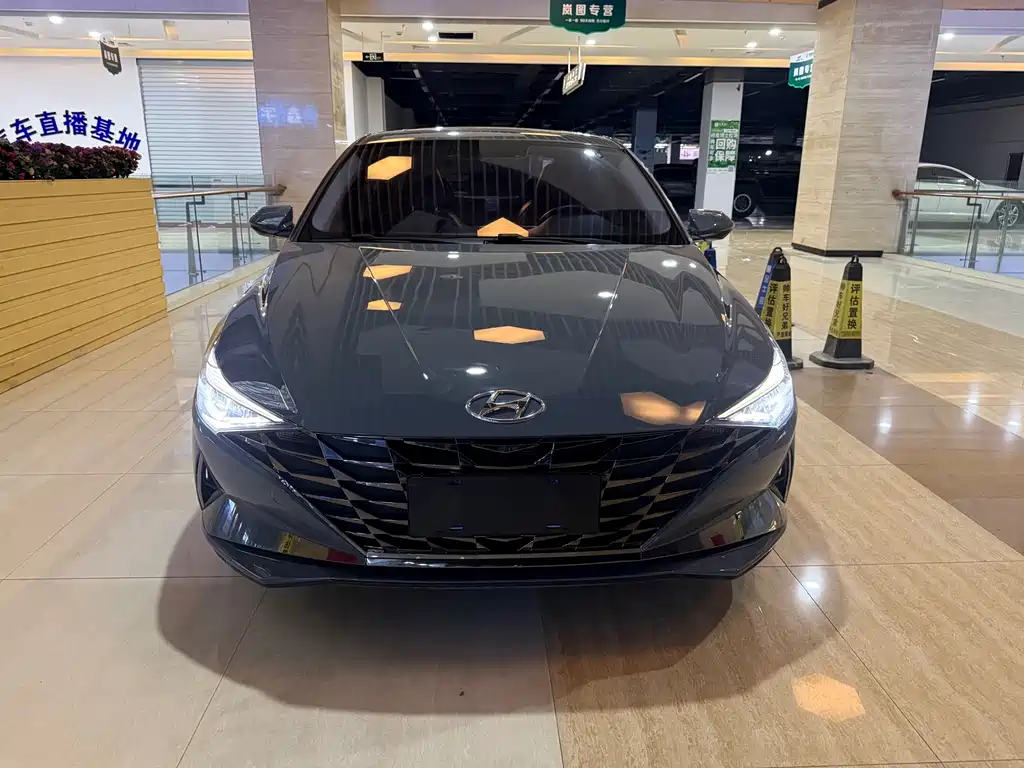 Hyundai Elantra 2023 — фото 2