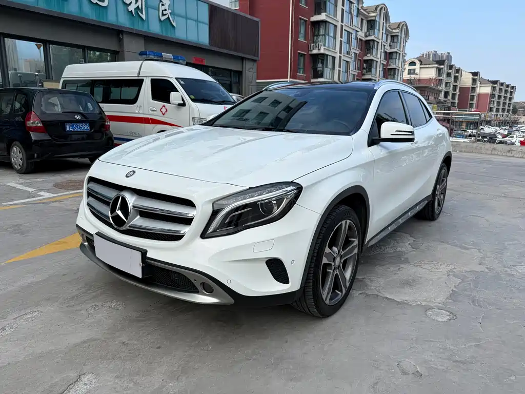 Mercedes-Benz GLA 2015