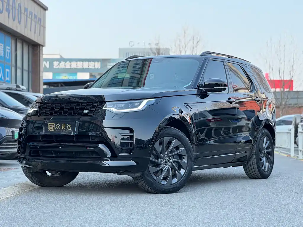 Land Rover Discovery 2023 — фото 1