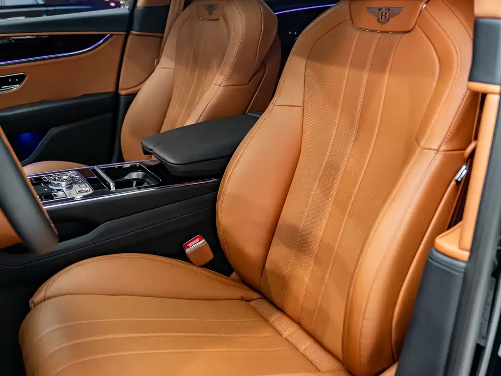 Bentley Flying Spur 2023 — фото 11