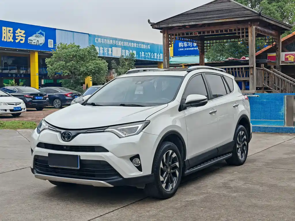 Toyota RAV4 2016 — фото 1