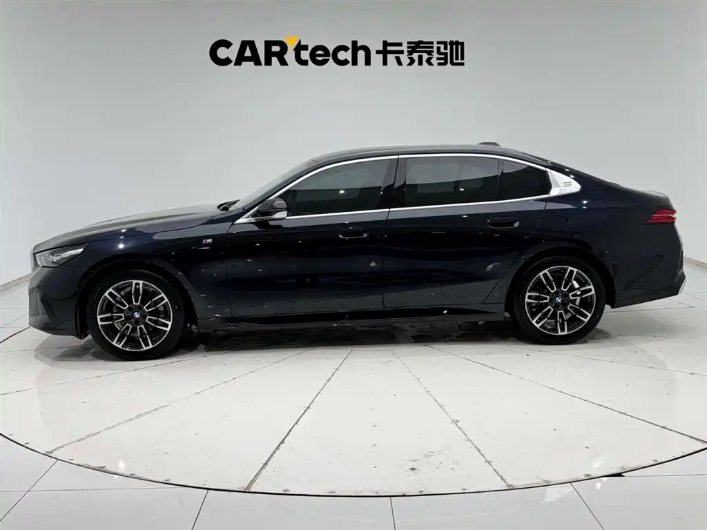 BMW 5 Series 2025