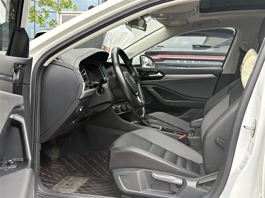 Volkswagen Sagitar 2020