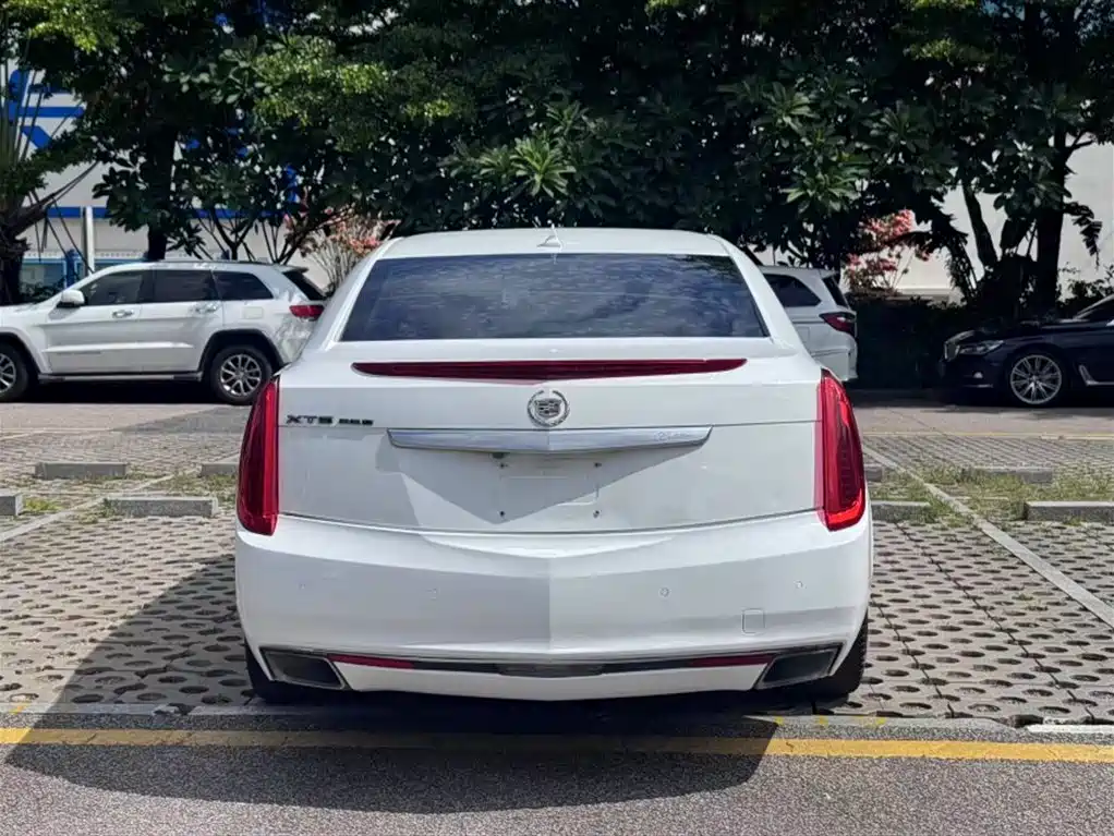 Cadillac XTS 2015 — фото 28