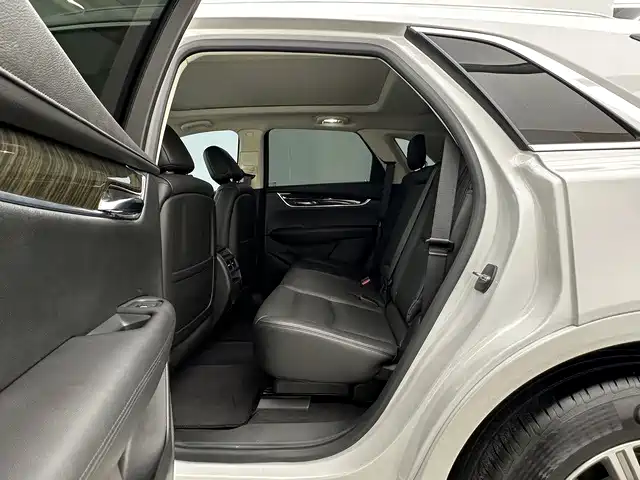 Cadillac XT5 2017 — фото 13