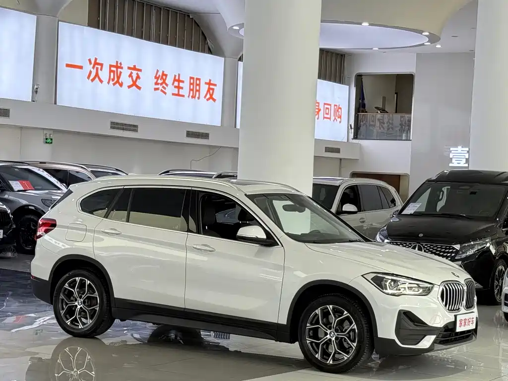 BMW X1 2022 — фото 3