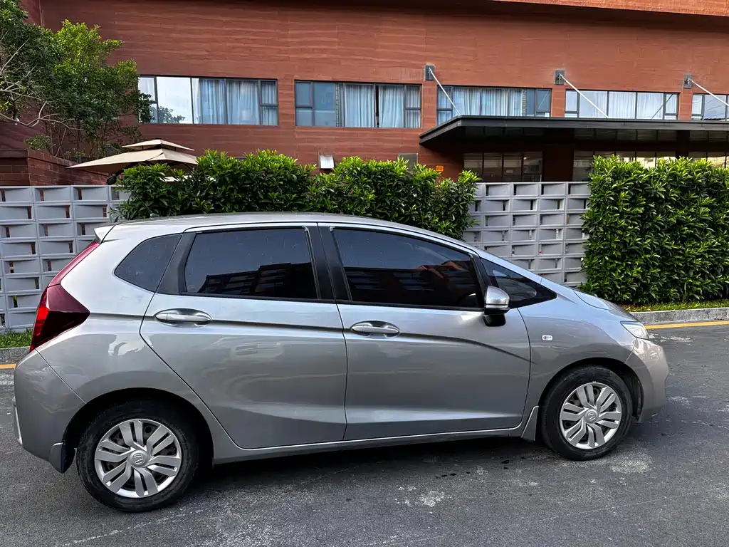Honda Fit 2016 — фото 11
