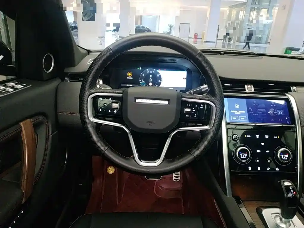 Land Rover Discovery Sport 2023 — фото 11