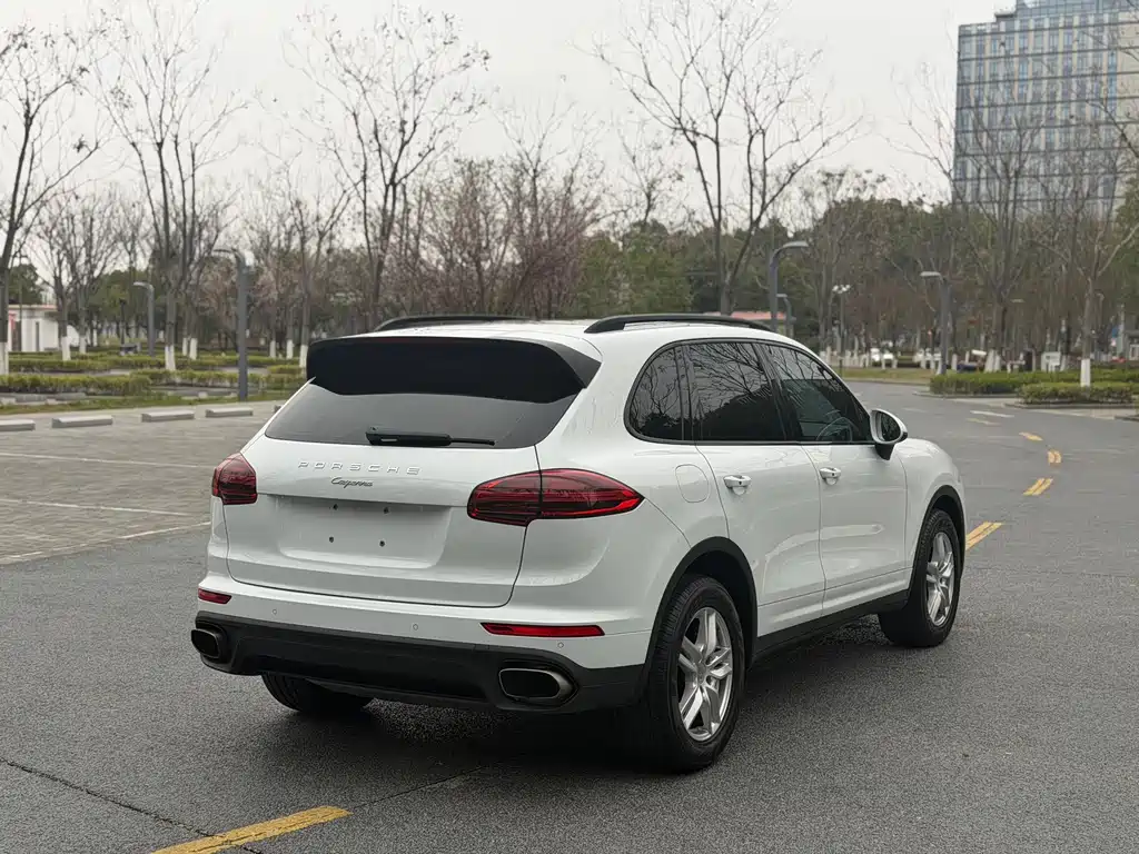 Porsche Cayenne 2017 — фото 13