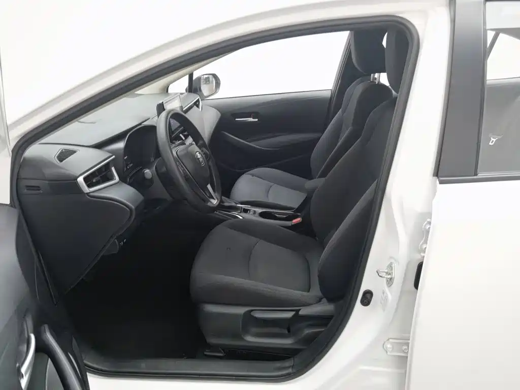 Toyota Corolla 2023 — фото 10