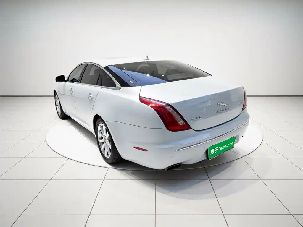 Jaguar XJ 2016