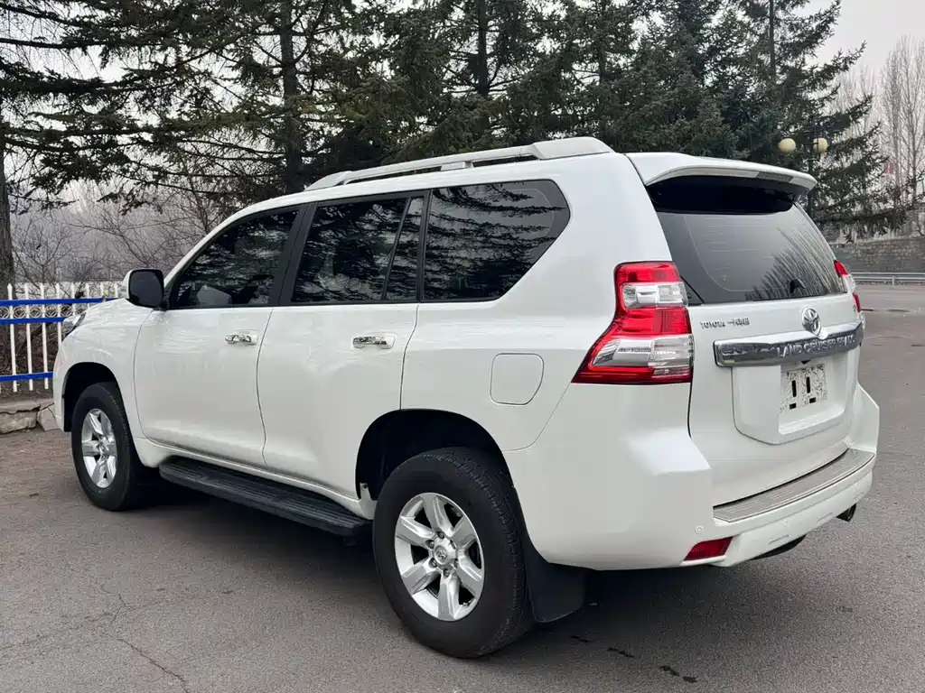 Toyota Prado 2017 — фото 9