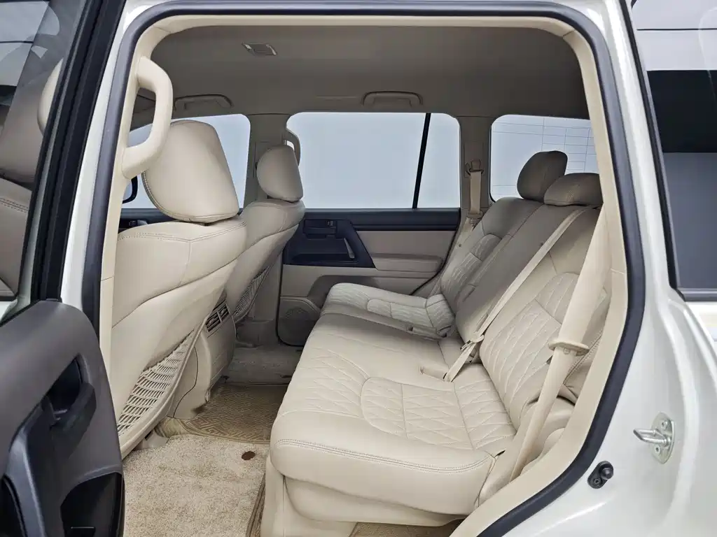 Toyota Land Cruiser 2020 — фото 8
