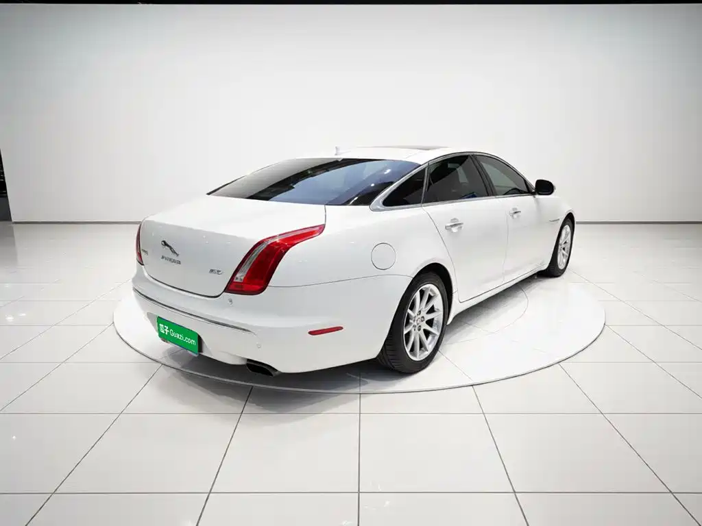 Jaguar XJ 2016