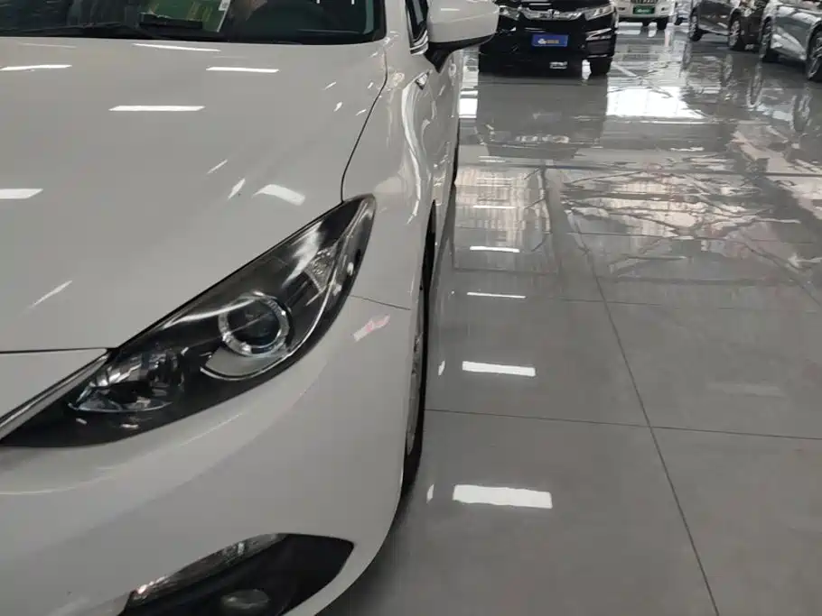 Mazda 3 Axela 2016