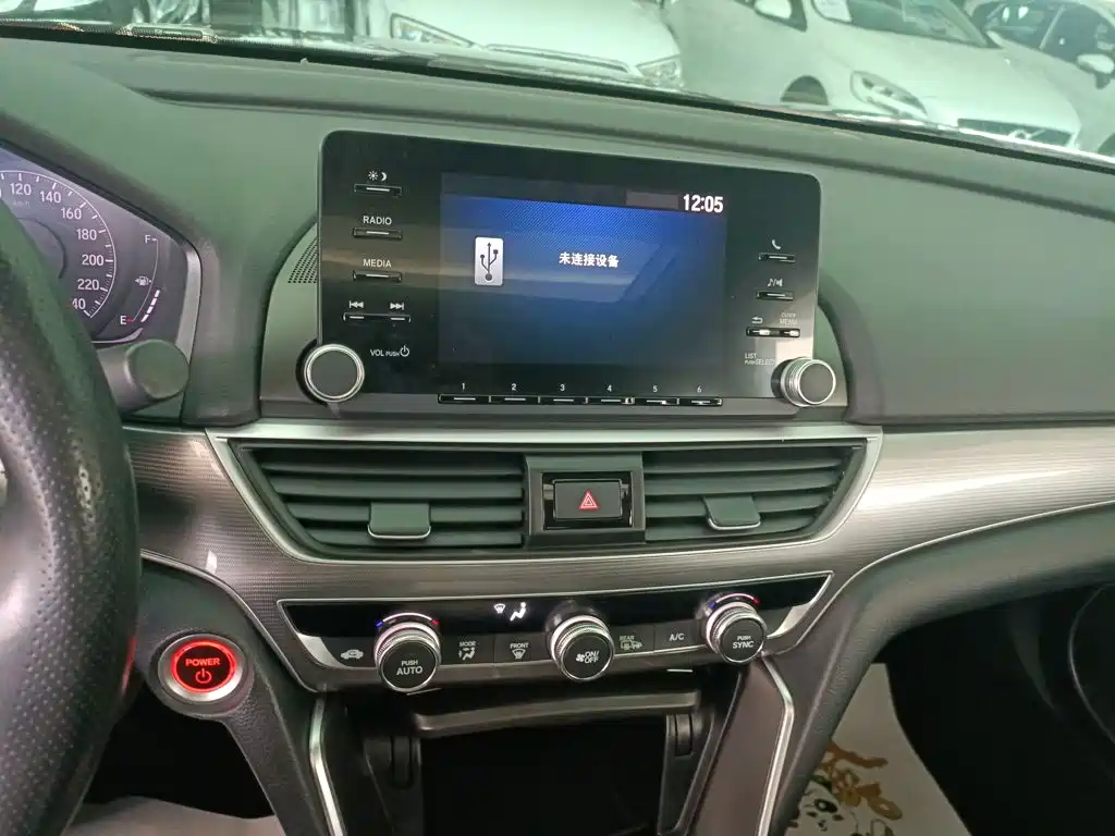 Honda Accord 2020 — фото 13