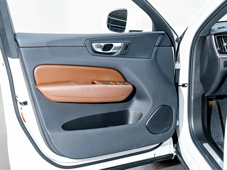 Volvo XC60 PHEV 2024 — фото 18