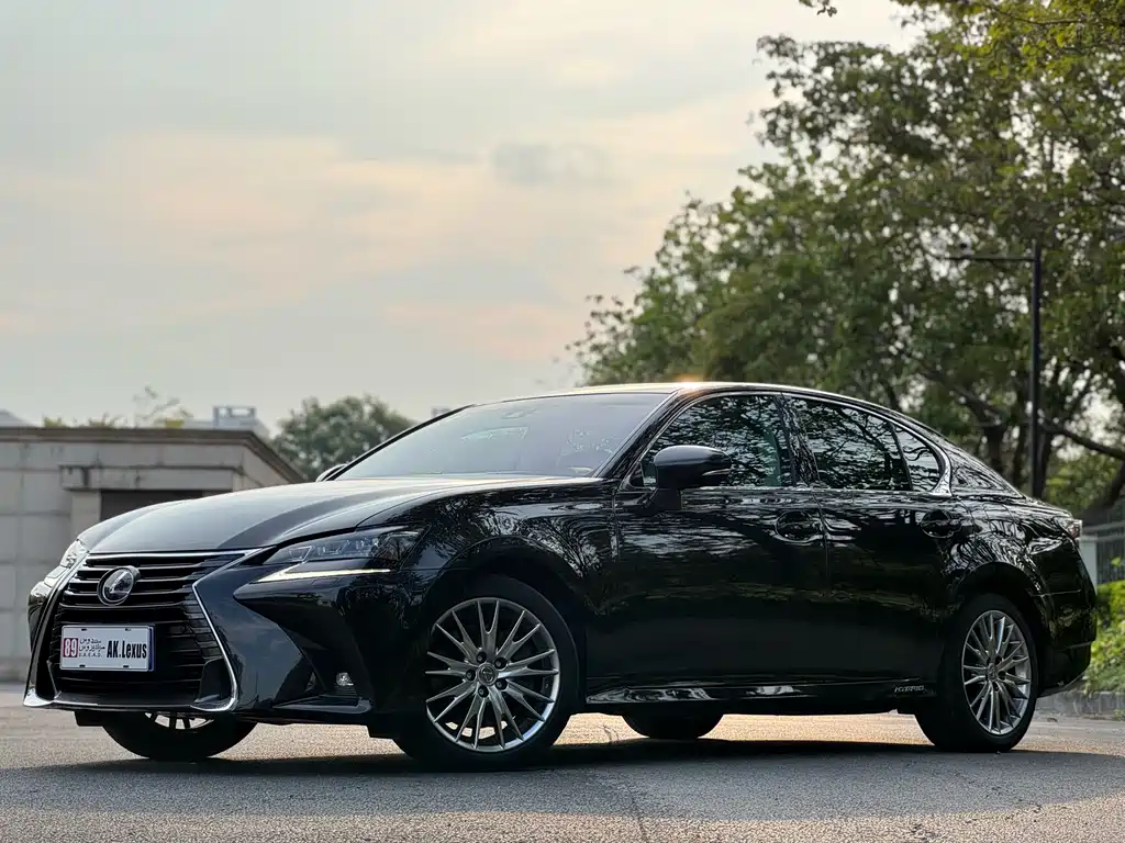 Lexus GS 2017 — фото 1