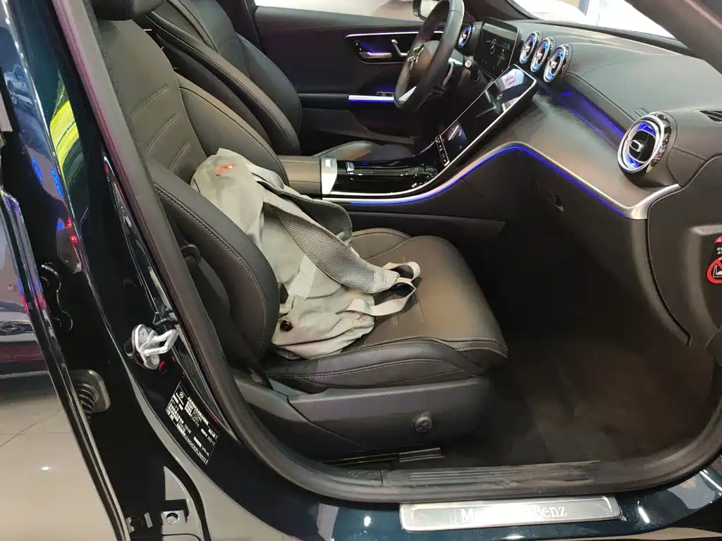 Mercedes-Benz C-Class 2023 — фото 20