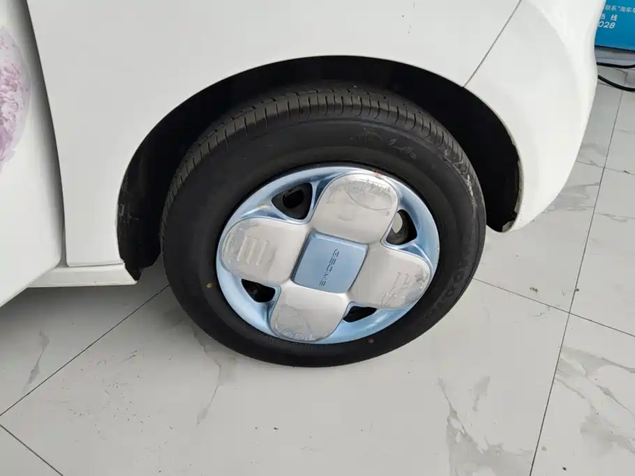 Geely Galaxy Panda 2023