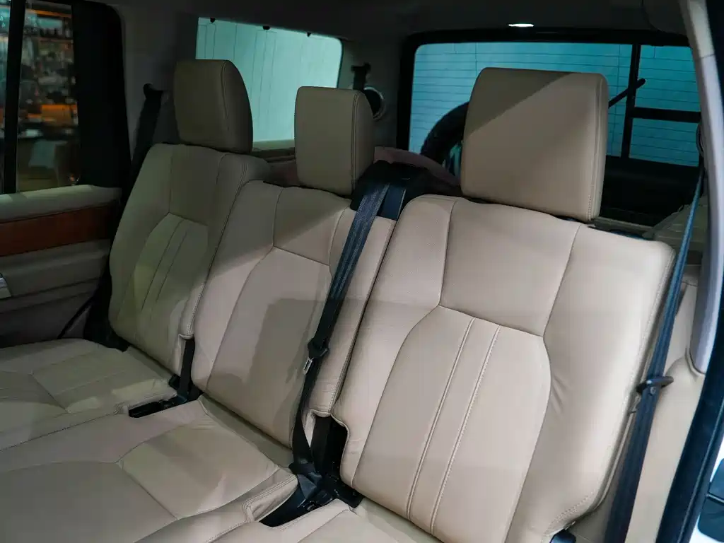 Land Rover Discovery 2012 — фото 27