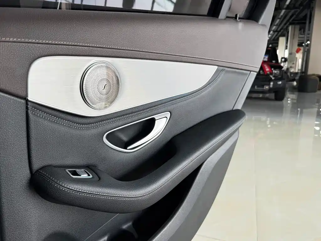 Mercedes-Benz GLC 2019 — фото 15