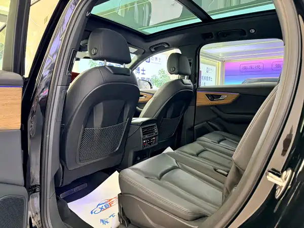 Audi Q7 2024