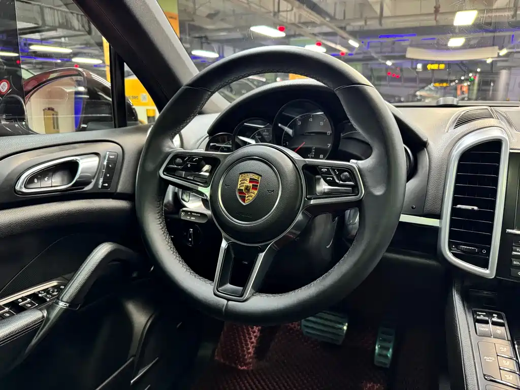 Porsche Cayenne 2015 — фото 20