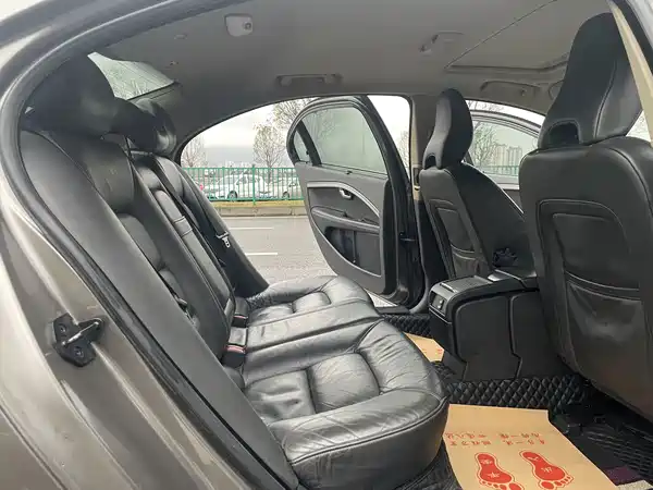 Volvo S80L 2013