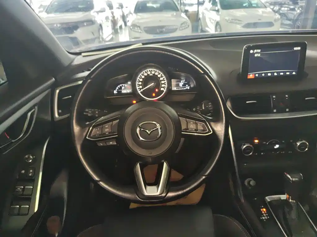 Mazda CX-4 2017 — фото 11
