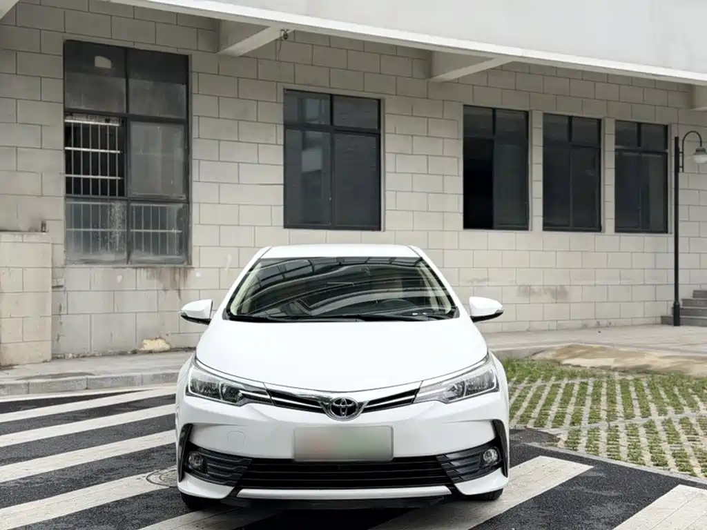Toyota Corolla 2017 — фото 19
