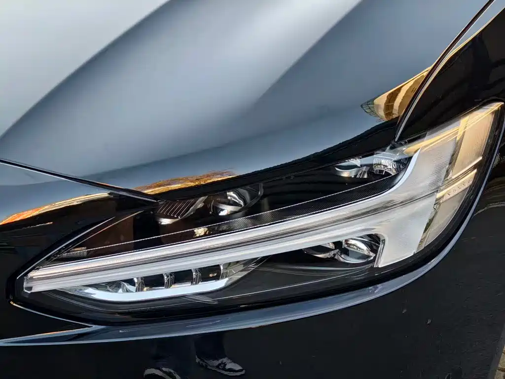 Volvo S90 2018 — фото 24