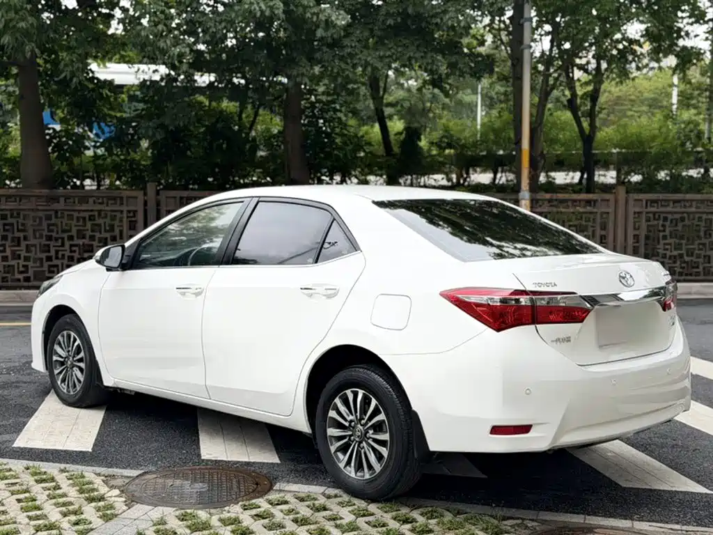 Toyota Corolla 2017 — фото 20