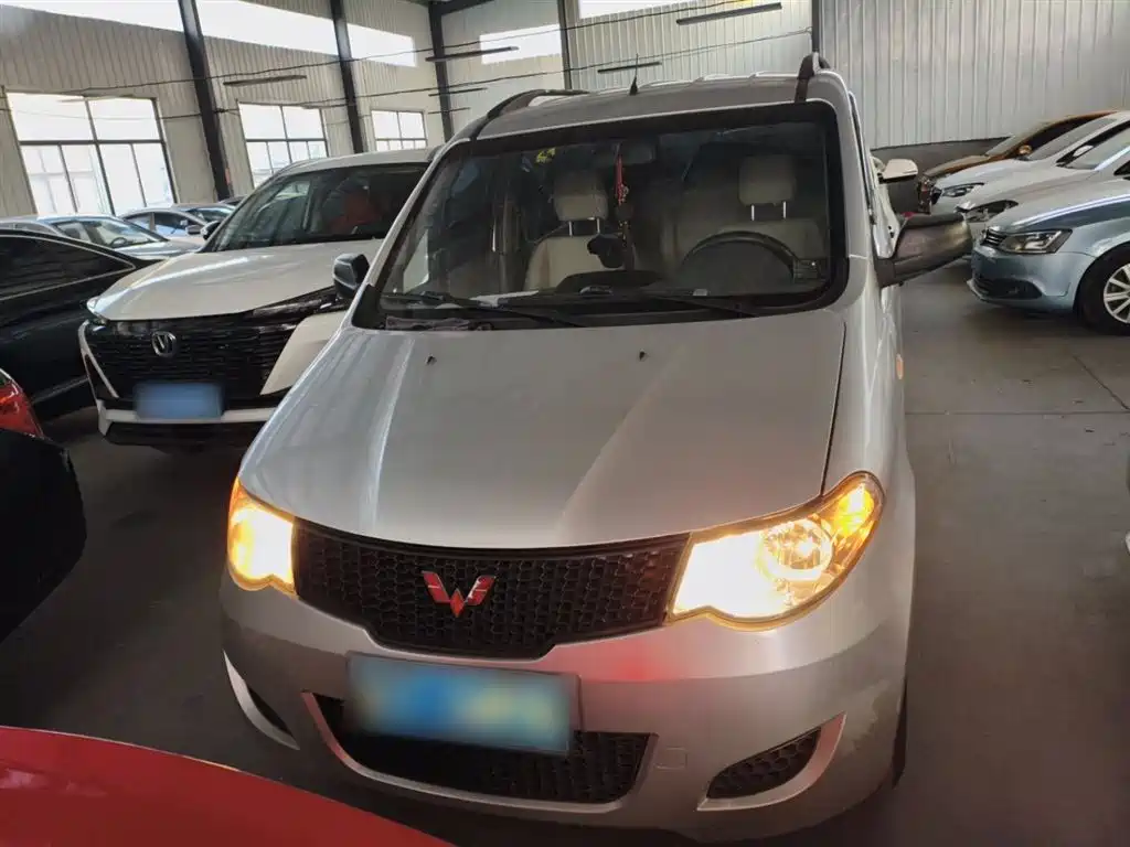 Wuling Hongguang 2014 — фото 3