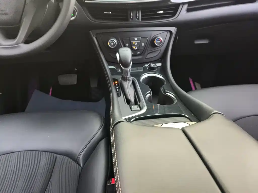 Buick Envision Plus 2018 — фото 10