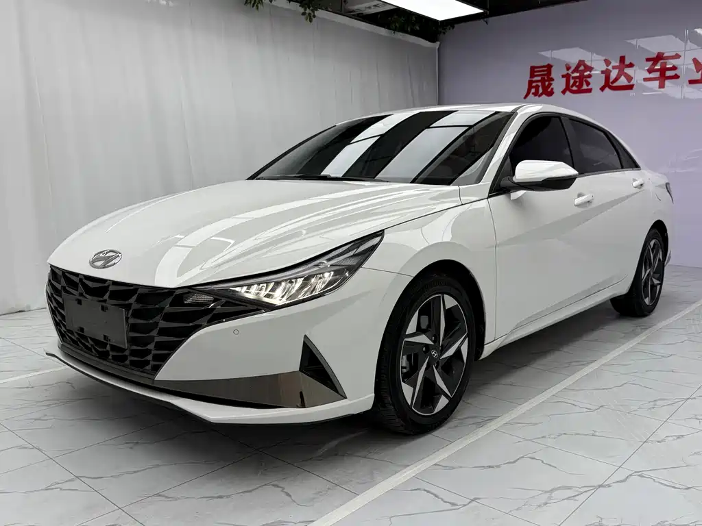 Hyundai Elantra 2022