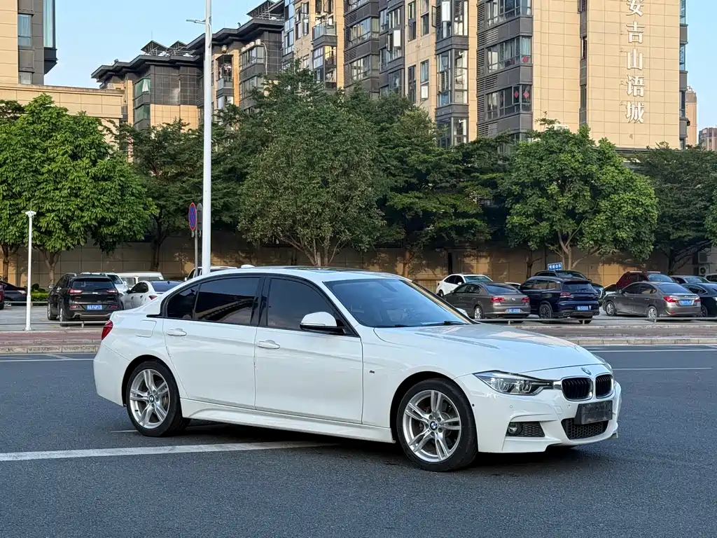 BMW 3 Series 2018 — фото 3