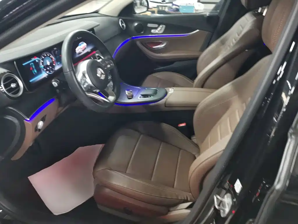 Mercedes-Benz E-Class 2020 — фото 15
