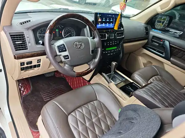 Toyota Land Cruiser 2015