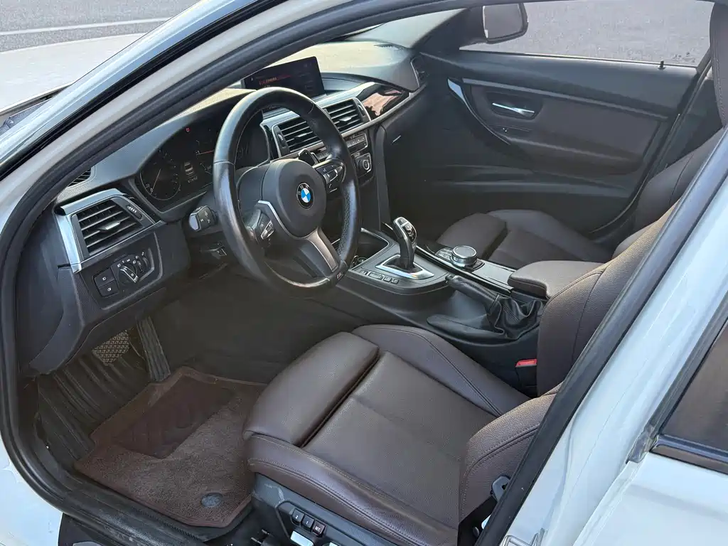 BMW 3 Series 2018 — фото 4