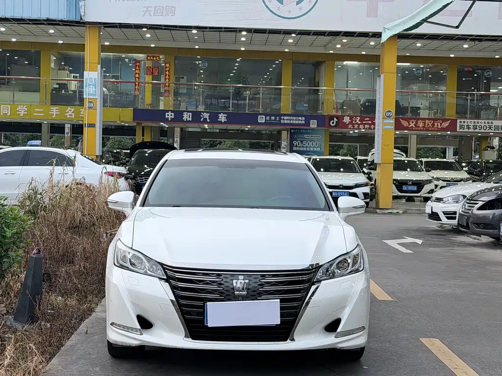 Toyota Crown 2019 — фото 2