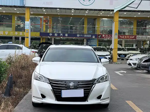 Toyota Crown 2019
