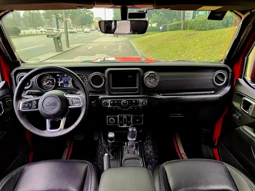 Jeep Wrangler 2020 — фото 10