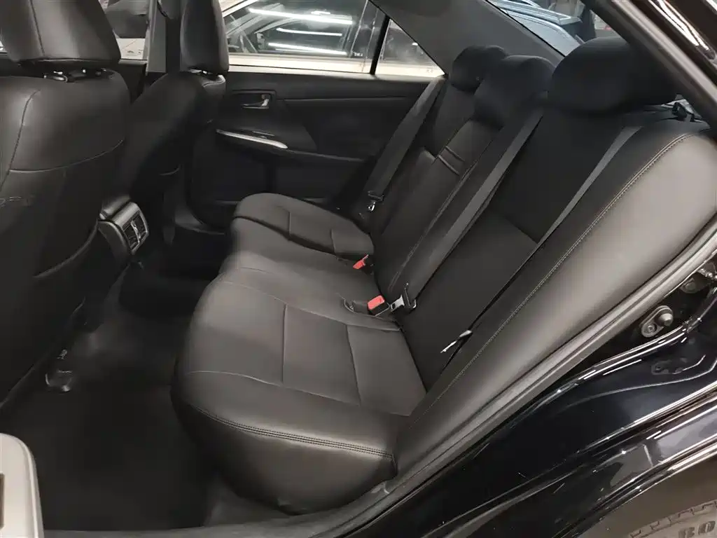 Toyota Camry 2014 — фото 14