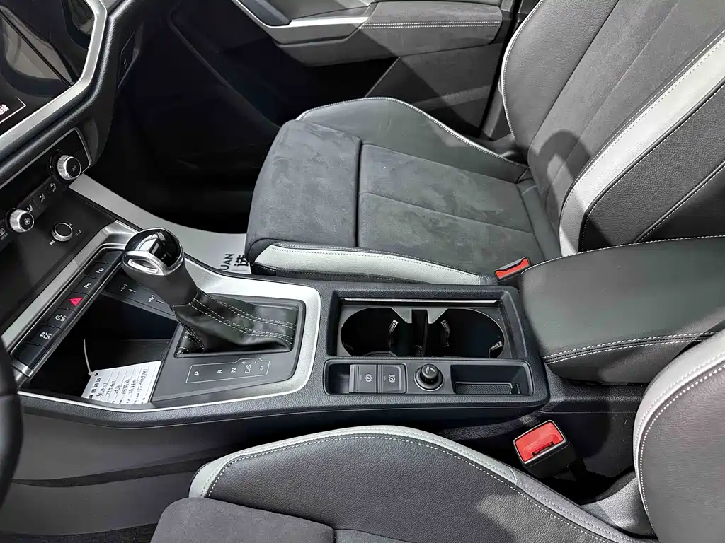Audi Q3 2022 — фото 10