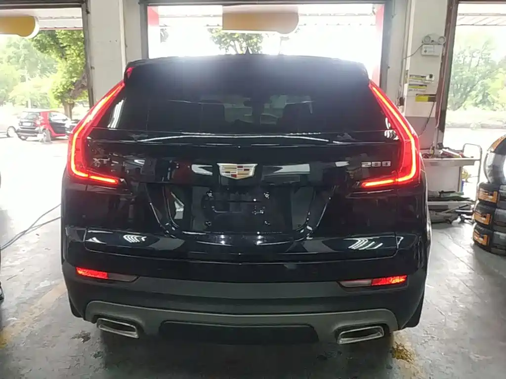 Cadillac XT4 2022 — фото 6