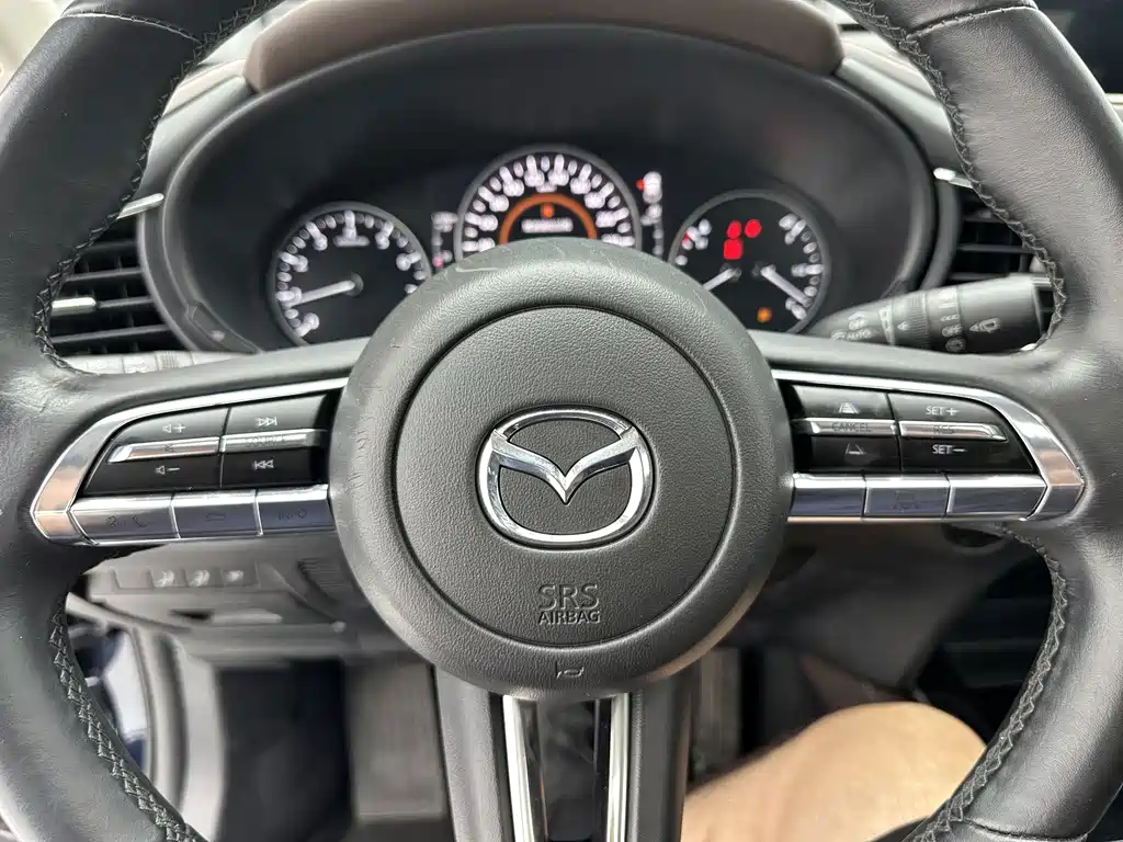 Mazda CX-30 2023 — фото 14