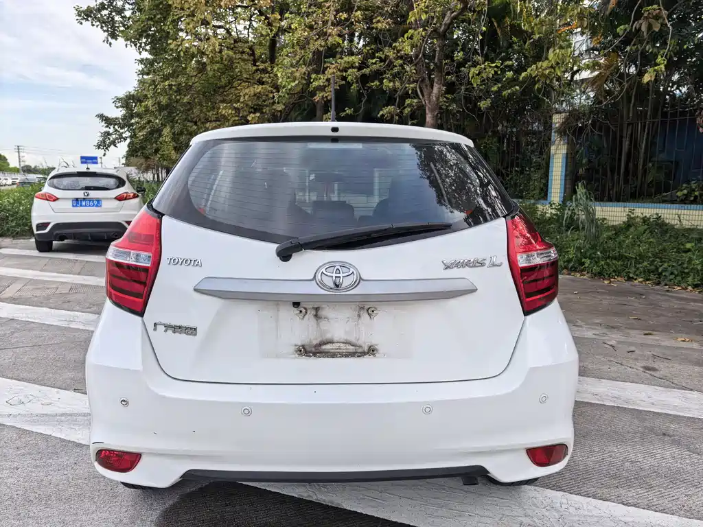 Toyota Yaris L 2021 — фото 6