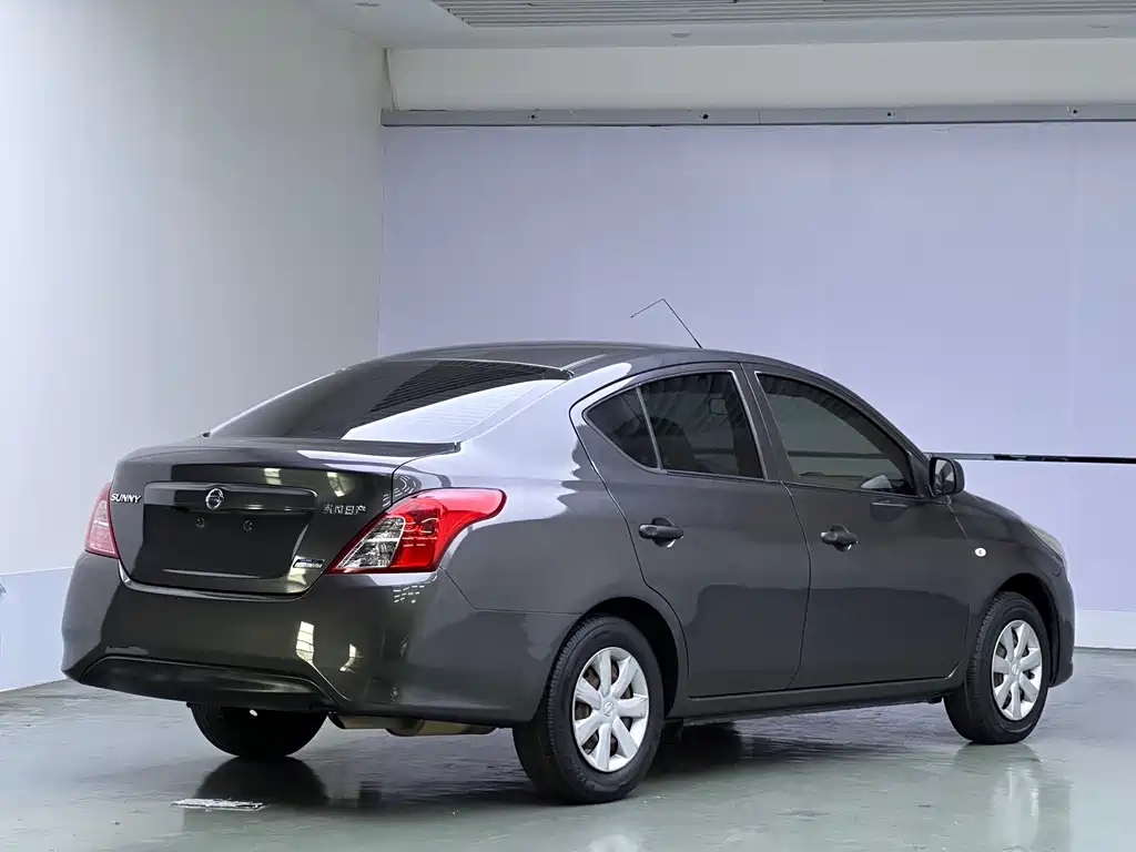 Nissan Sunny 2015 — фото 6