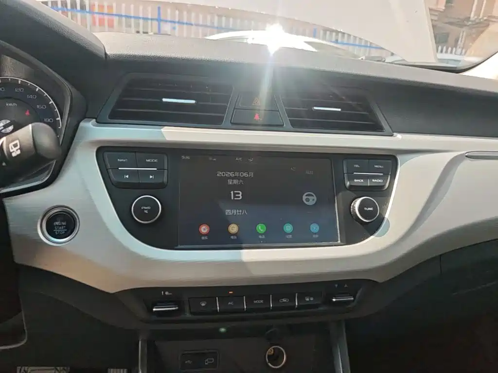 Geely Vision X3 2020 — фото 13